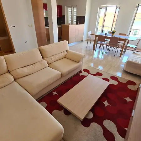Apartment Maross *